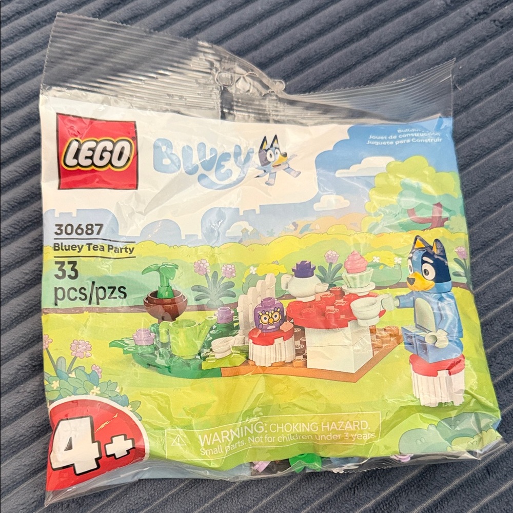 LEGO Bluey Tea Party Set - Red, Green, White